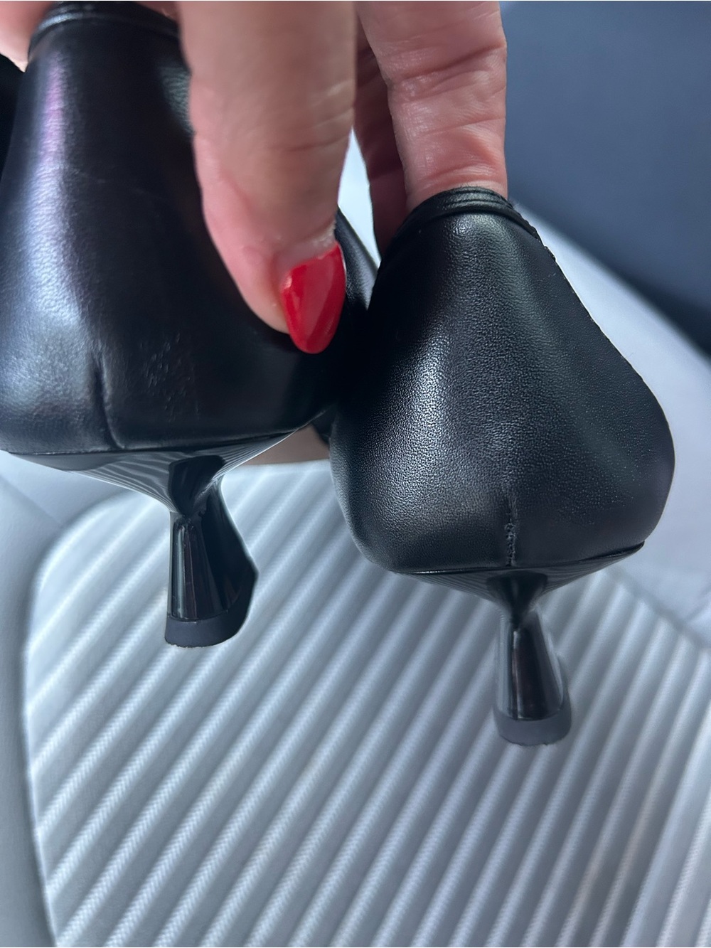 Franco Sarto Darcy black leather kitten heel pumps 7W - Picture 6 of 9